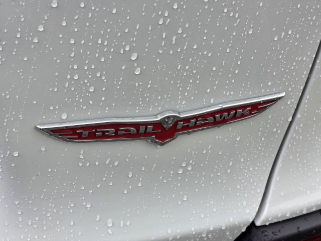 Used 2019 Jeep Cherokee Trailhawk AWD/4WD image 34