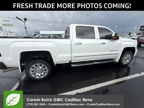 Used 2017 GMC Sierra 2500 Denali AWD/4WD image 4