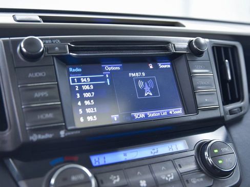 Used 2014 Toyota RAV4 XLE image 19