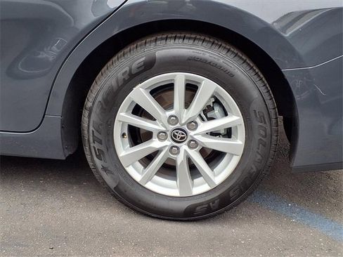 Used 2025 Toyota Camry LE image 7