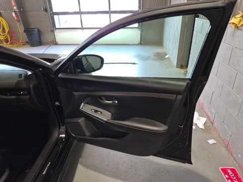 Used 2024 Nissan Sentra SR FWD image 25