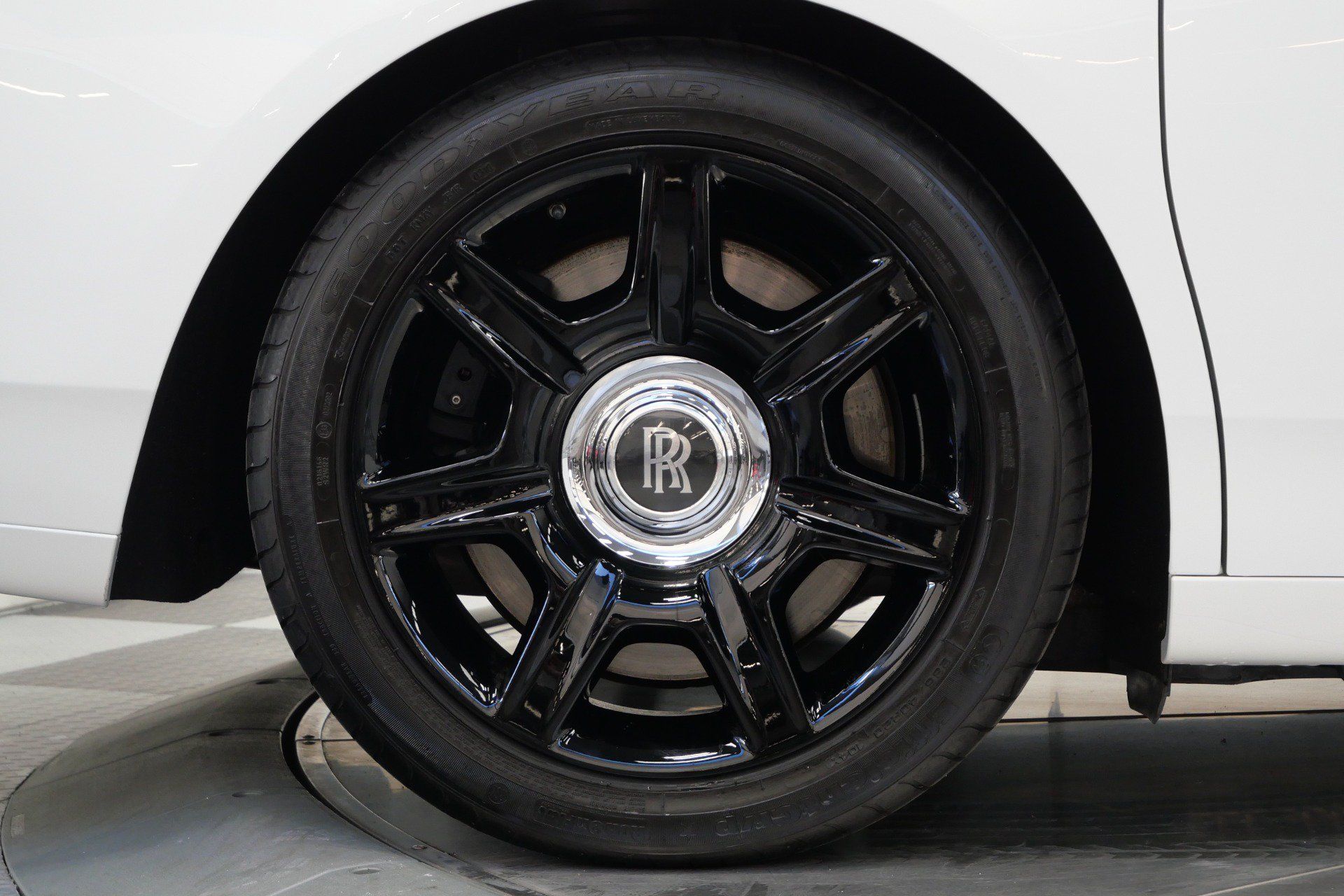 Used 2013 Rolls-Royce Ghost RWD image 44