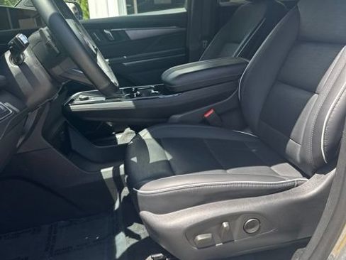 Used 2025 Buick Enclave Sport Touring FWD image 38