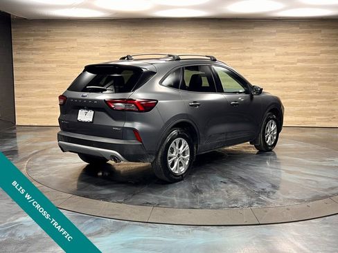 Used 2025 Ford Escape Active w/ Active Premium Tech Pack image 9