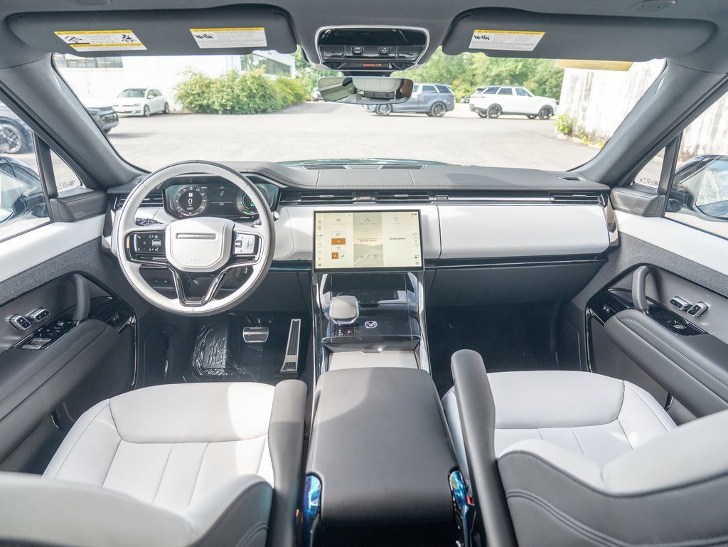 New 2026 Land Rover Range Rover Sport Dynamic SE AWD/4WD image 17