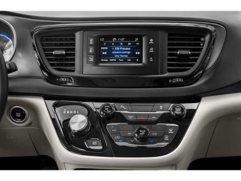 Used 2019 Chrysler Pacifica Limited image 10