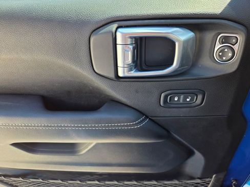 Certified 2022 Jeep Wrangler Unlimited Sahara w/ LED Lighting Group image 21