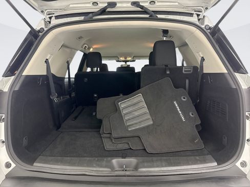 Used 2024 Nissan Pathfinder S image 19