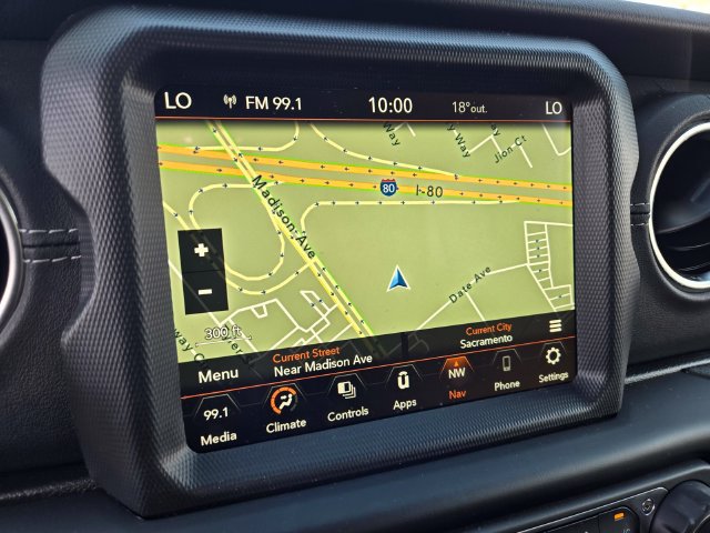 Used 2022 Jeep Wrangler Unlimited Sahara AWD/4WD image 11