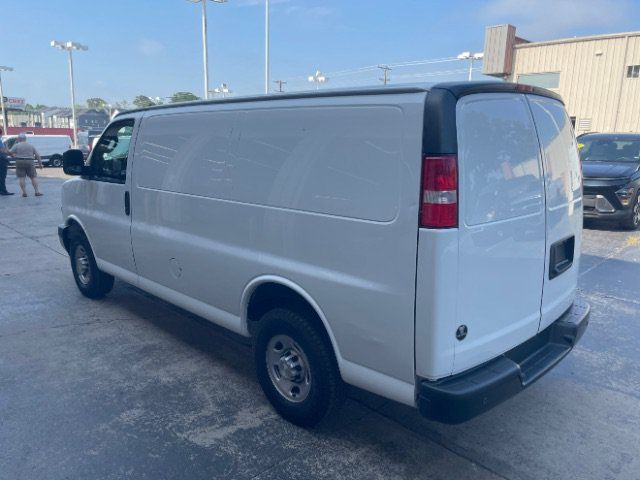Used 2021 Chevrolet Express 2500 RWD image 4