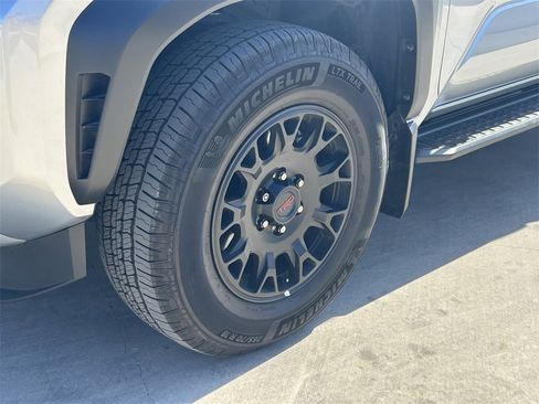 Used 2025 Toyota 4Runner TRD Off-Road Premium image 9