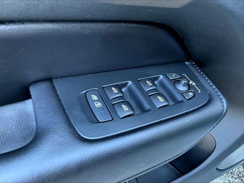 Used 2023 Volvo XC60 B5 Plus w/ Climate Package image 35
