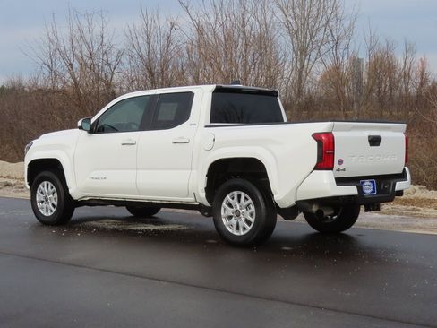 Used 2024 Toyota Tacoma SR5 image 29