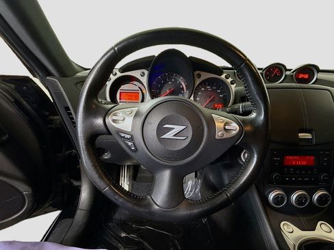 Used 2020 Nissan 370Z w/ Sport Package image 13