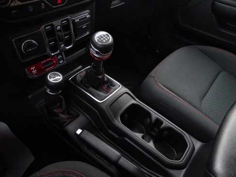 Used 2021 Jeep Wrangler Unlimited Rubicon image 39