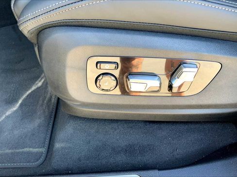 New 2026 BMW X7 M60i image 16