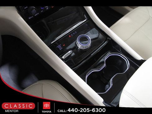 Used 2022 Jeep Grand Cherokee Limited w/ Luxury Tech Group II AWD/4WD image 16