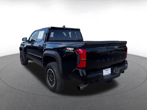 Used 2025 Toyota Tacoma TRD Off-Road AWD/4WD image 8