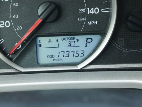 Used 2015 Toyota RAV4 LE image 25