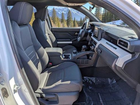 Used 2024 Toyota Tacoma TRD Off-Road image 8