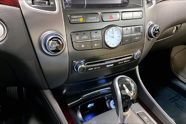 Used 2012 Hyundai Equus Signature RWD image 17