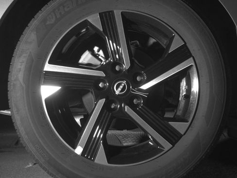 Used 2025 Nissan Sentra SV image 15