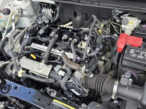 Used 2024 Nissan Kicks S image 18