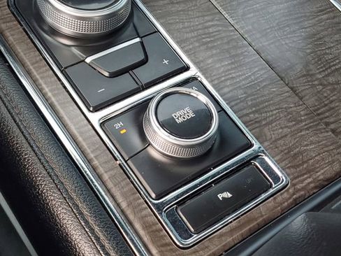 Used 2020 Ford Expedition Max Limited image 22