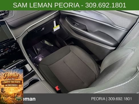 New 2025 Jeep Grand Cherokee Laredo image 23