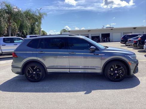 Used 2023 Volkswagen Tiguan SE R-Line FWD image 4