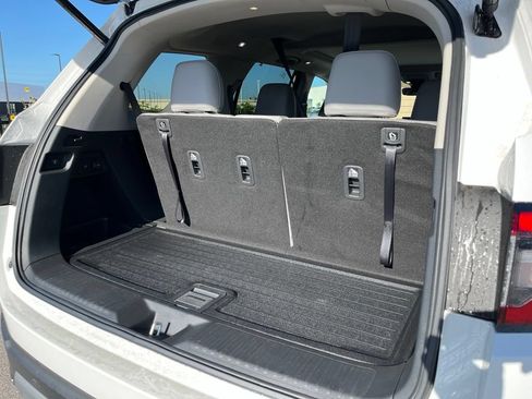 Used 2025 Honda Pilot Touring image 10
