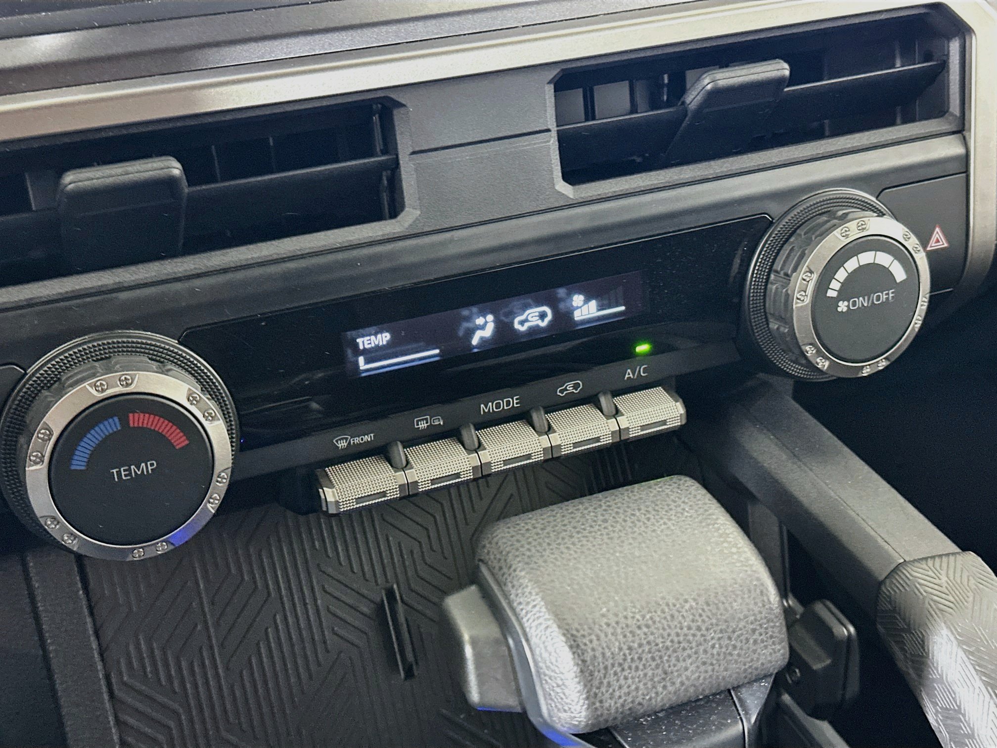 Used 2025 Toyota 4Runner SR5 AWD/4WD image 23