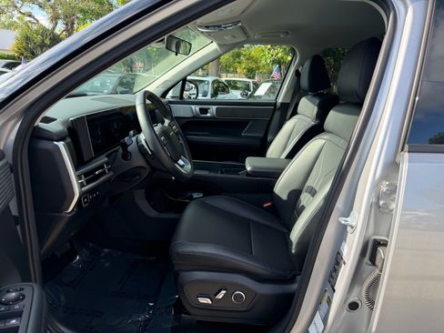 Used 2025 Hyundai Santa Fe SEL AWD/4WD image 19