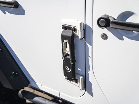 Used 2017 Jeep Wrangler Unlimited Sport w/ Quick Order Package 24S image 10