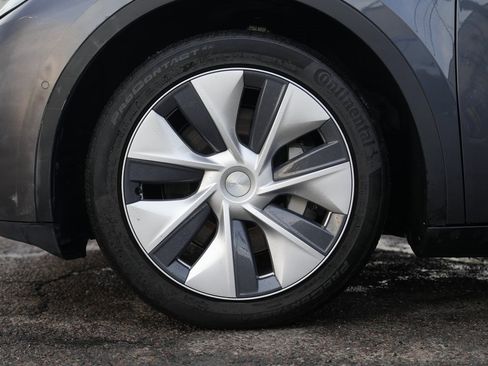 Used 2020 Tesla Model Y Long Range image 13