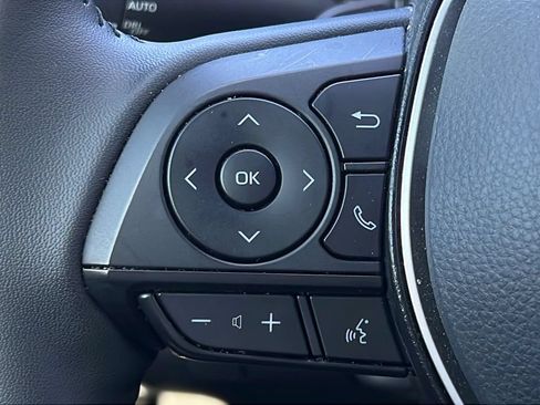 Used 2025 Toyota Corolla SE FWD image 19