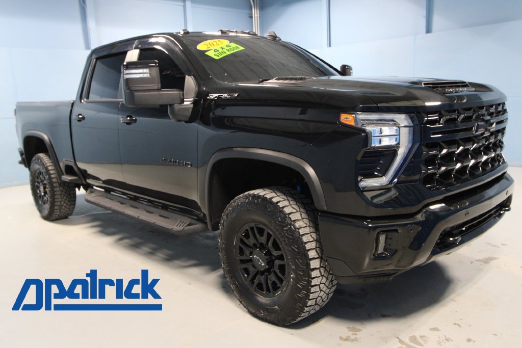 Used 2025 Chevrolet Silverado 2500 ZR2 w/ Technology Package AWD/4WD image 1