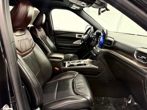Used 2020 Ford Explorer Platinum w/ Premium Technology Package image 22