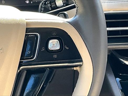 Used 2022 Lincoln Corsair AWD w/ Premium Package image 21
