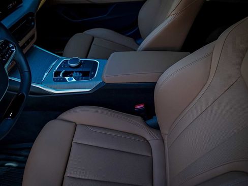 Used 2025 BMW i4 xDrive40i w/ Premium Package image 12