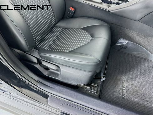 Used 2023 Toyota Camry SE image 31