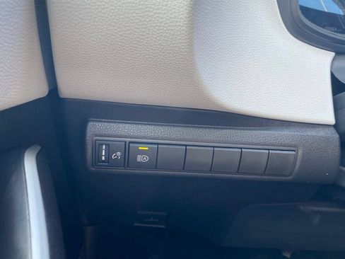 Used 2025 Toyota Corolla FX w/ Convenience Package FWD image 26