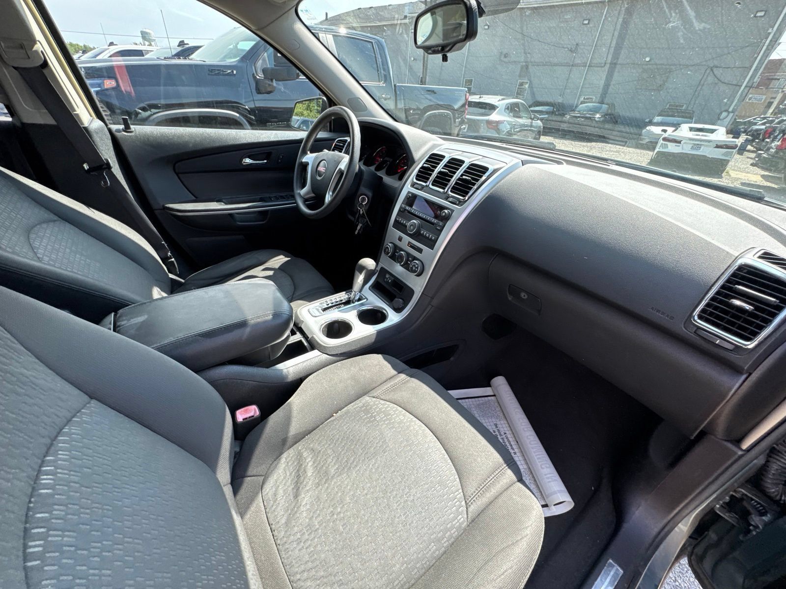 Used 2009 GMC Acadia SLE FWD image 31