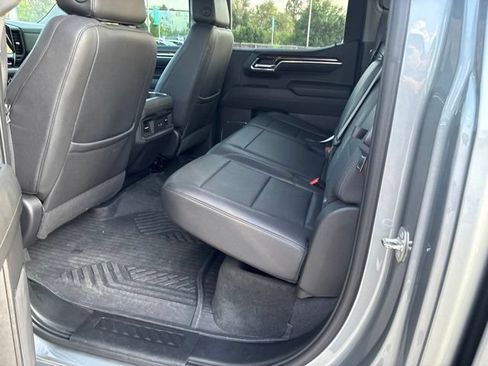 Used 2024 Chevrolet Silverado 1500 LT Trail Boss w/ LT Trail Boss Premium Package AWD/4WD image 9