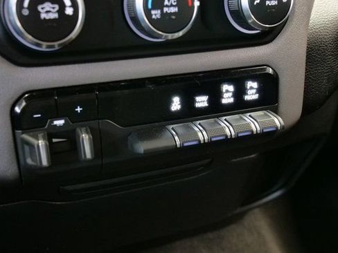 Used 2023 RAM 1500 Big Horn image 24