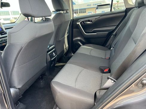 Used 2024 Toyota RAV4 XLE FWD image 29
