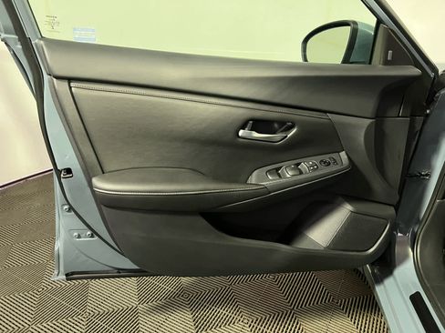 Used 2024 Nissan Sentra SV FWD image 22