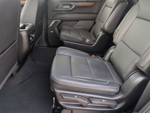 Used 2025 GMC Yukon Denali image 30