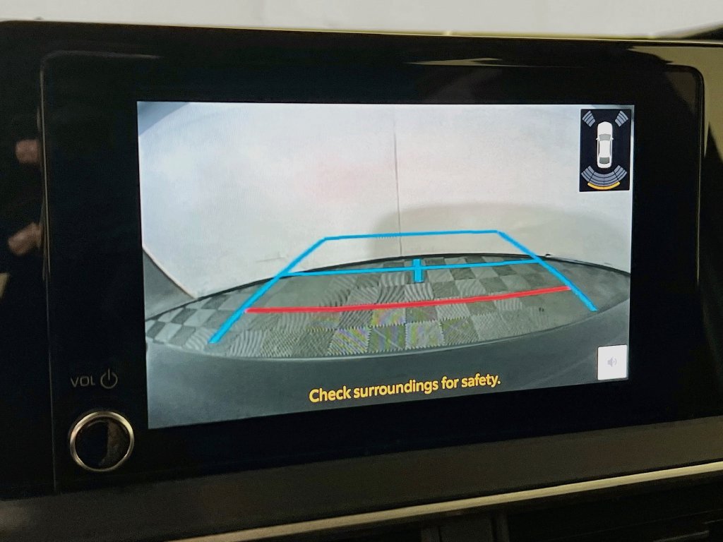 Certified 2025 Toyota Prius LE FWD image 12
