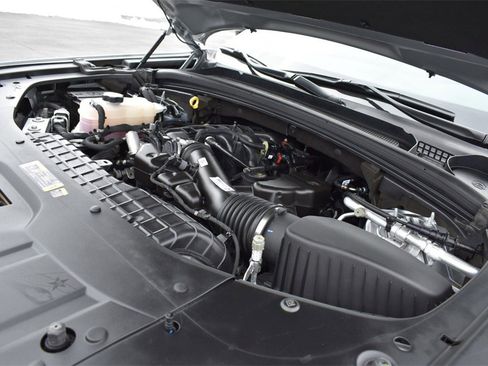 Used 2024 Jeep Grand Cherokee Altitude image 38